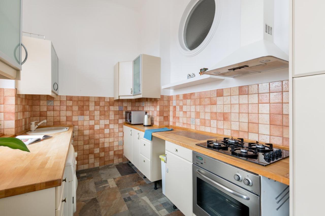 Supercentral Spacious Apartman